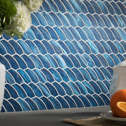 Backsplash with Luce Feather in Sani Silk by Lunada Bay Tile