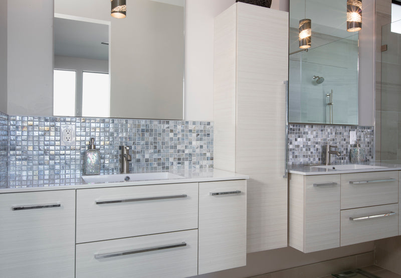 Lucia Container House - Bathroom #2